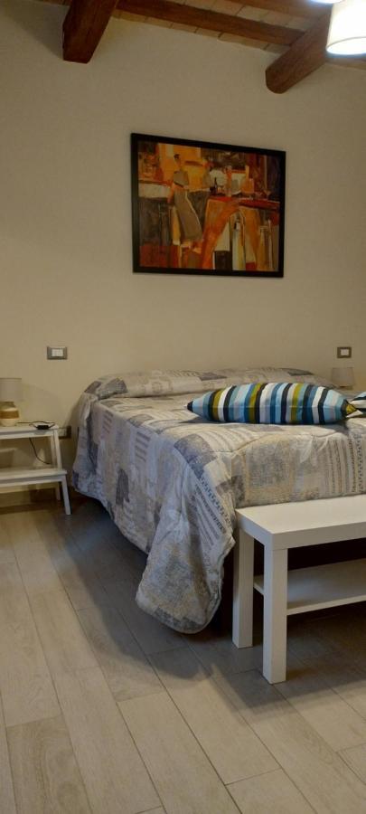 Sotto L'Ulivo Bed & Breakfast Mondavio Bilik gambar